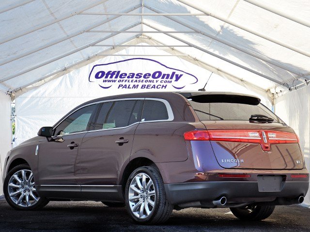 Lincoln MKT 2010 photo 3