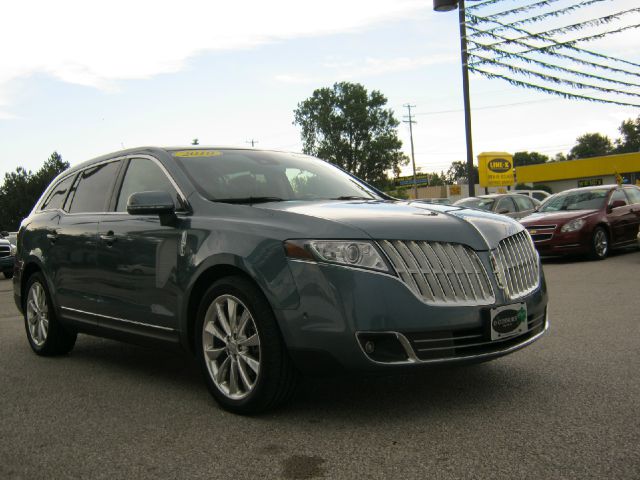 Lincoln MKT 2010 photo 1