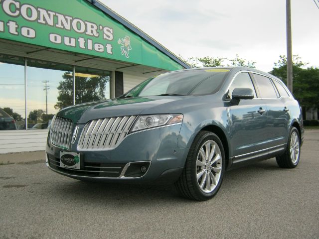 Lincoln MKT 2010 photo 2