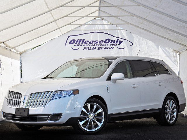 Lincoln MKT 2010 photo 1