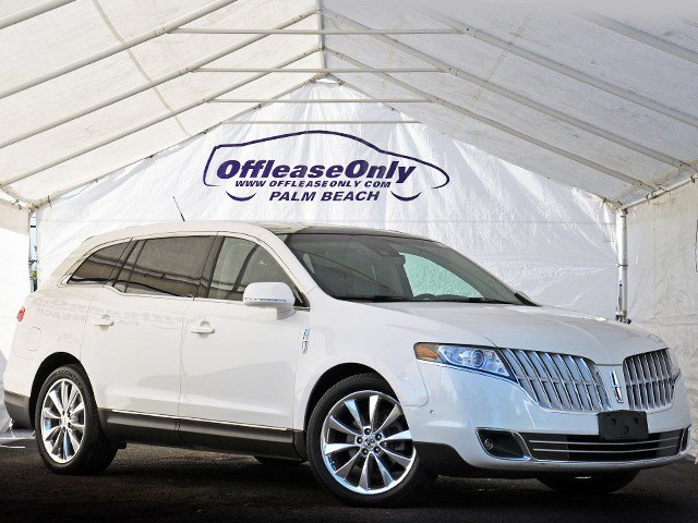 Lincoln MKT 2010 photo 3