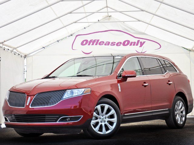 Lincoln MKT 2013 photo 2