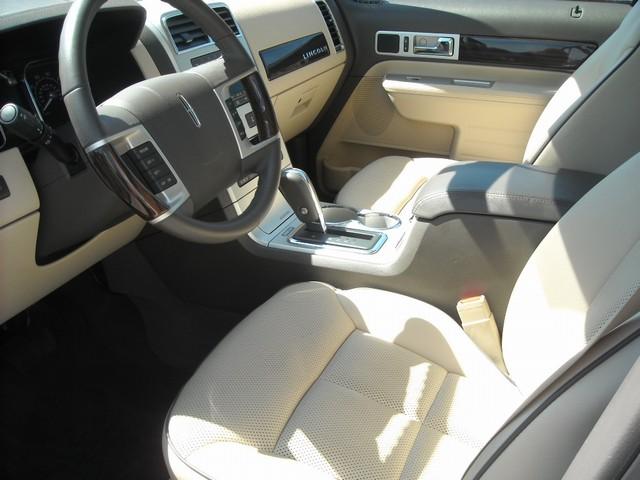 Lincoln MKX 2010 photo 2