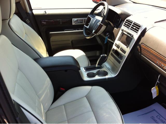 Lincoln MKX 2010 photo 2