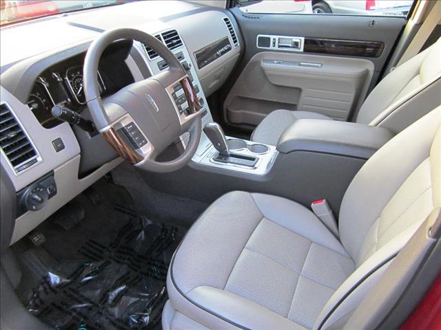 Lincoln MKX 2010 photo 11