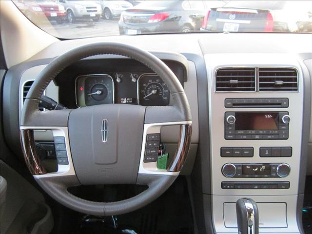 Lincoln MKX 2010 photo 12