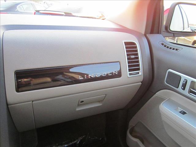 Lincoln MKX 2010 photo 17