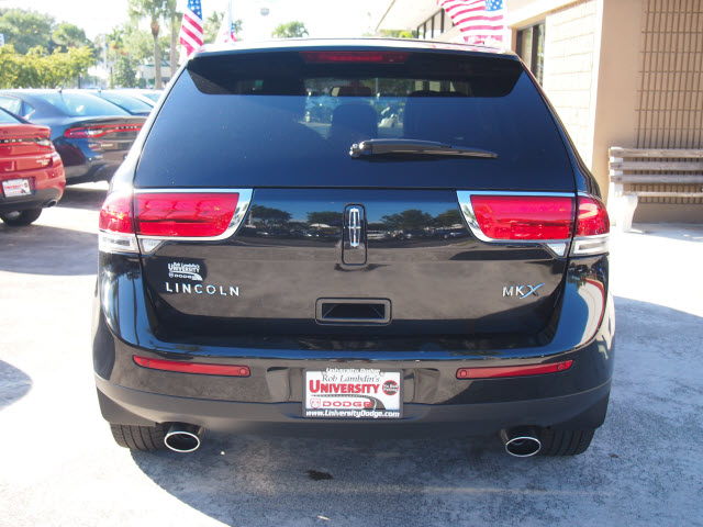 Lincoln MKX 2011 photo 4