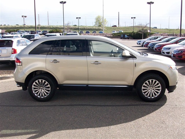 Lincoln MKX 2011 photo 3