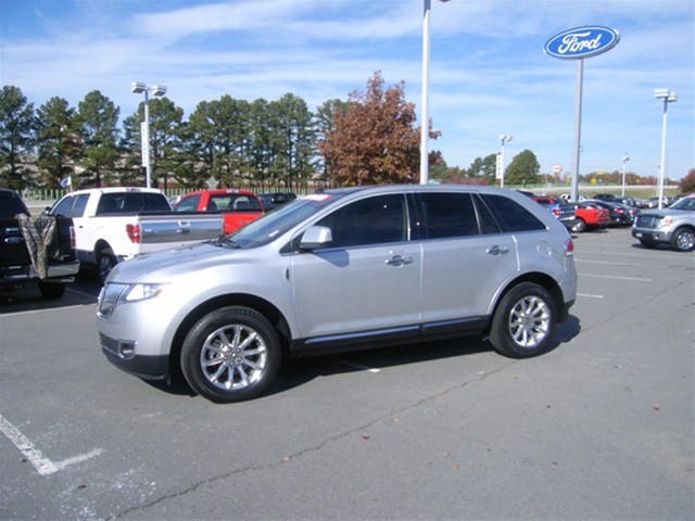 Lincoln MKX Base Unspecified