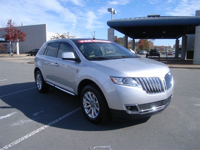 Lincoln MKX 2011 photo 3