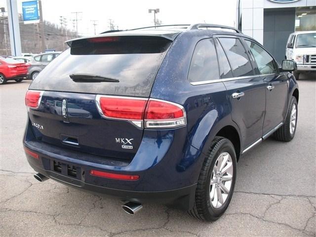 Lincoln MKX 2011 photo 3