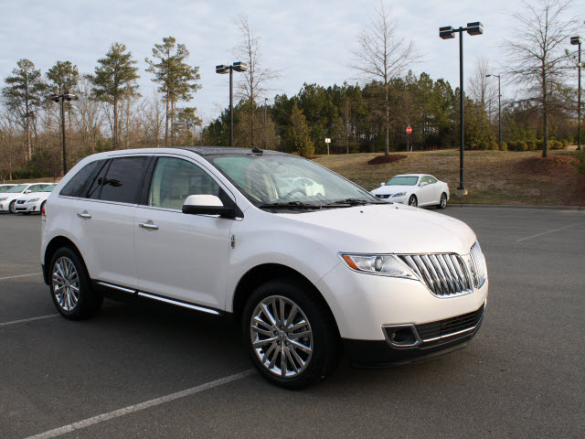 Lincoln MKX 2011 photo 2