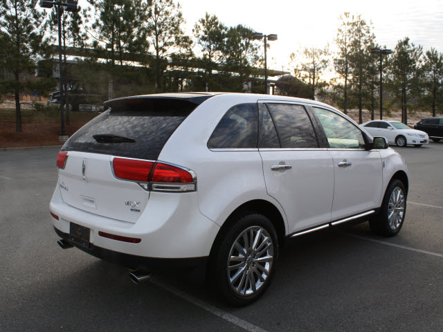 Lincoln MKX 2011 photo 3