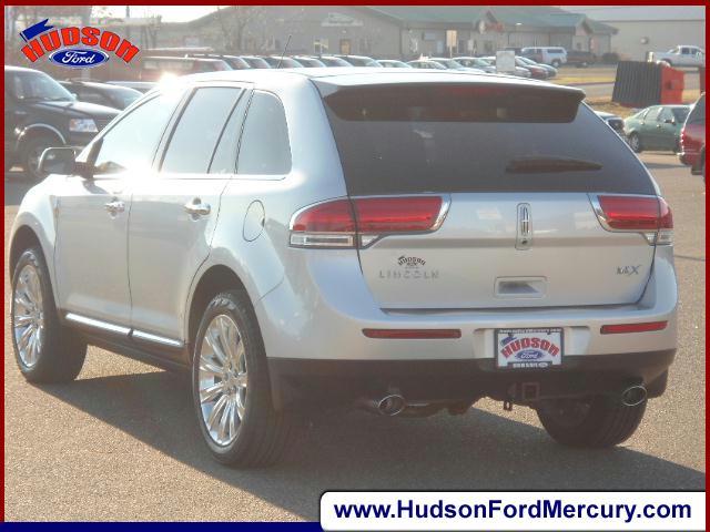 Lincoln MKX 2011 photo 2