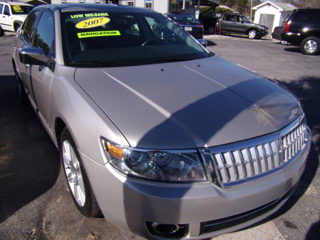 Lincoln MKZ Base Sedan