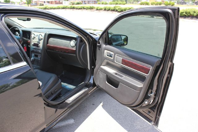 Lincoln MKZ 2009 photo 40