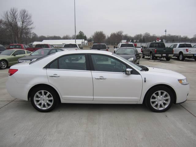 Lincoln MKZ 2010 photo 2