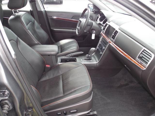 Lincoln MKZ 2010 photo 2