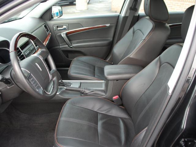 Lincoln MKZ 2010 photo 2