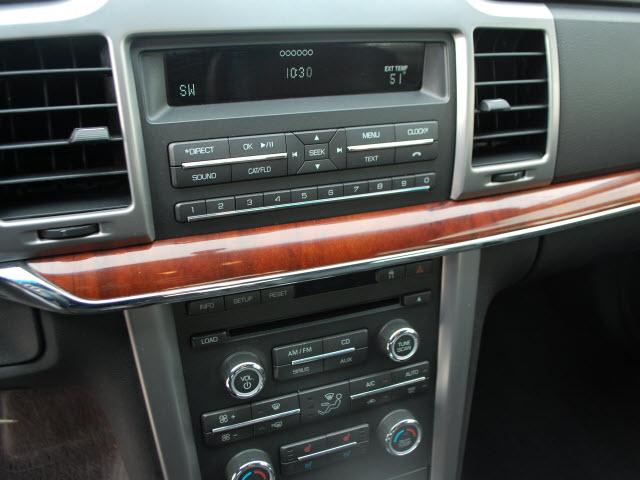 Lincoln MKZ 2010 photo 3