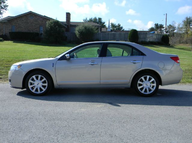 Lincoln MKZ 2010 photo 2