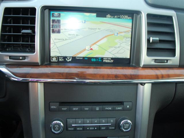 Lincoln MKZ 2010 photo 2