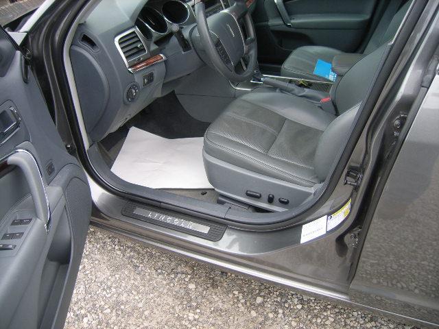 Lincoln MKZ 2010 photo 4