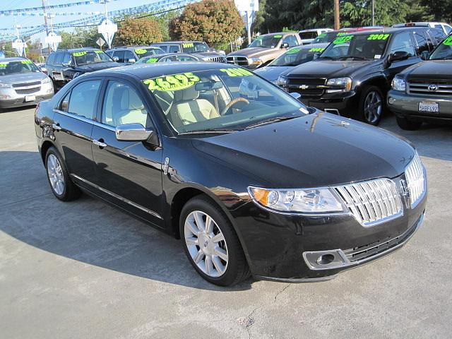 Lincoln MKZ 4WD REG CAB 145xlt Sedan