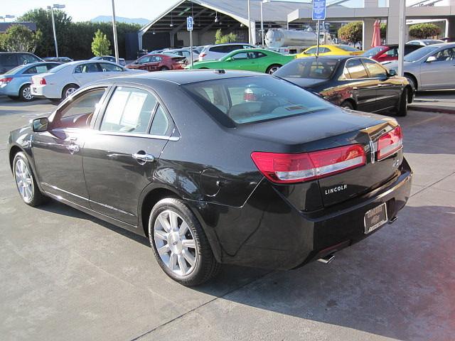 Lincoln MKZ 2010 photo 2