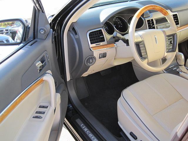 Lincoln MKZ 2010 photo 4