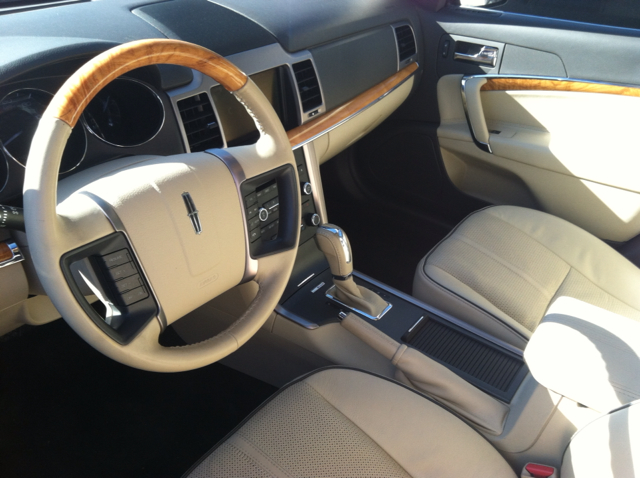 Lincoln MKZ 2010 photo 1