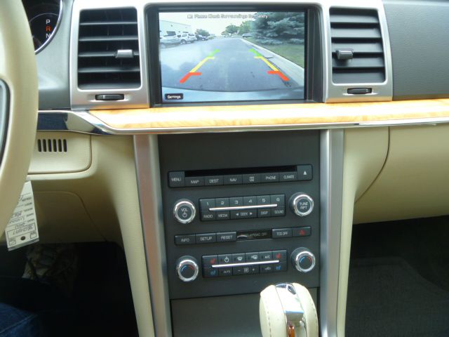 Lincoln MKZ 2011 photo 8