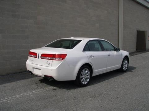 Lincoln MKZ 2011 photo 2