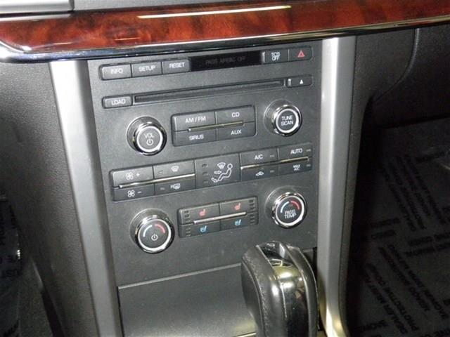 Lincoln MKZ 2011 photo 27