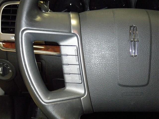 Lincoln MKZ 2011 photo 30