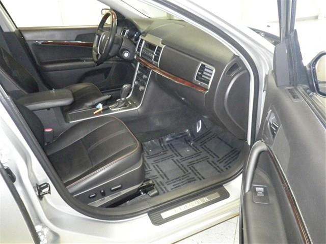 Lincoln MKZ 2011 photo 40