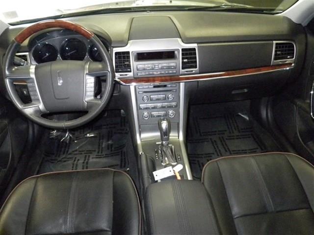 Lincoln MKZ 2011 photo 8