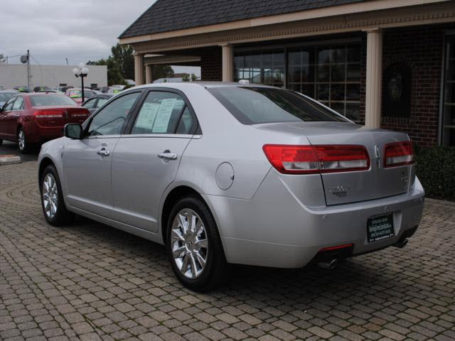 Lincoln MKZ 2011 photo 2