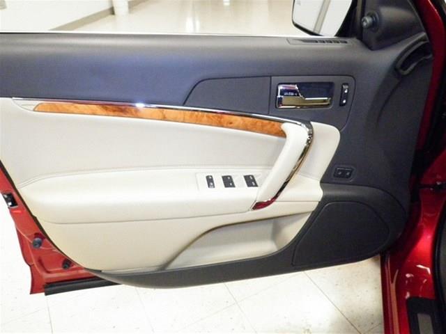 Lincoln MKZ 2011 photo 2