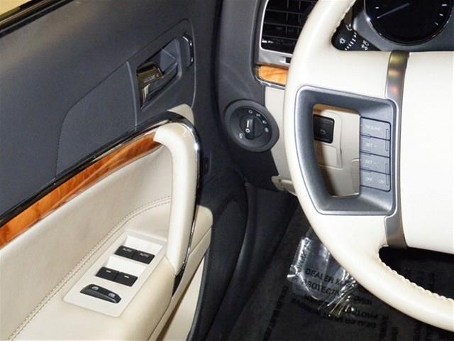 Lincoln MKZ 2011 photo 32