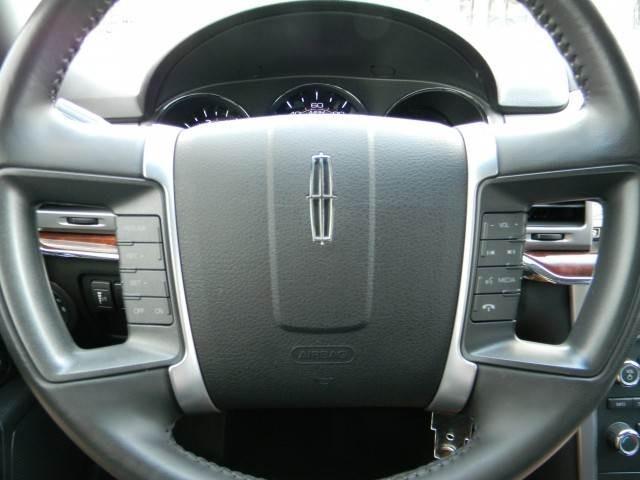 Lincoln MKZ 2011 photo 17