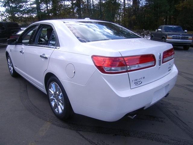 Lincoln MKZ 2011 photo 2