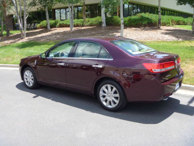 Lincoln MKZ 2011 photo 2