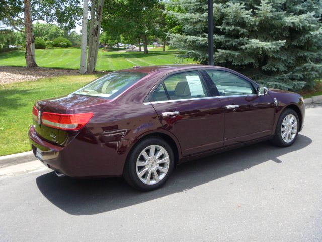 Lincoln MKZ 2011 photo 4