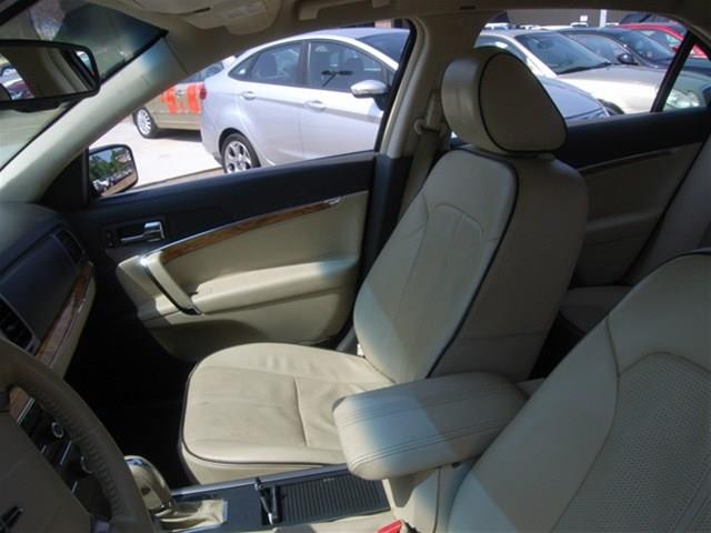 Lincoln MKZ 2011 photo 14