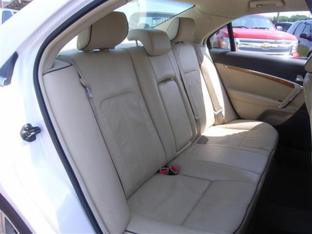 Lincoln MKZ 2011 photo 18