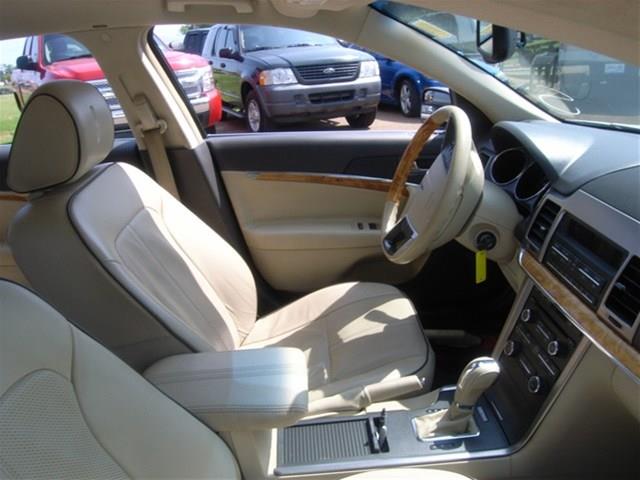 Lincoln MKZ 2011 photo 28