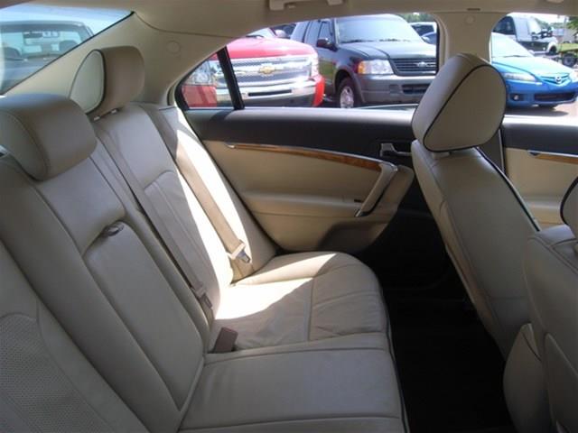 Lincoln MKZ 2011 photo 29