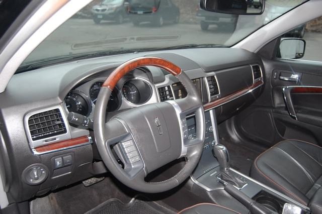 Lincoln MKZ 2012 photo 2